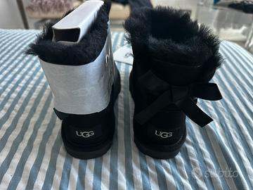 Ugg taglia 33.5