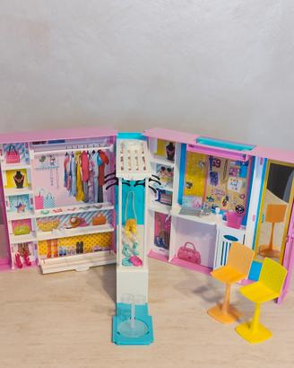 armadio di Barbie 