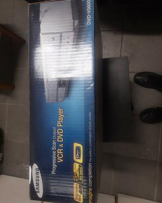 videoregistratore combinato DVD  VHS