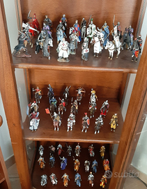 splendida collezione di 57 cavalieri medievali