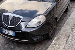 Lancia Ypsilon 500€