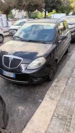 Lancia Ypsilon 500€