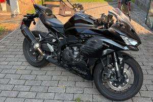 Kawasaki Ninja ZX-4R (2023) - INCIDENTATA