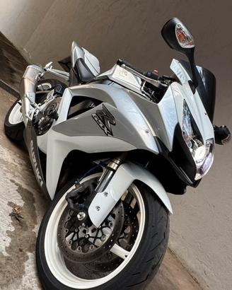 Suzuki GSX-R 600 K8 – 28.000 km – Gomme nuove
