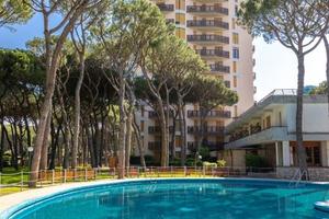 Frontealmare con piscine