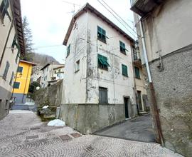 CASA SEMINDIPENDENTE A CROCEFIESCHI