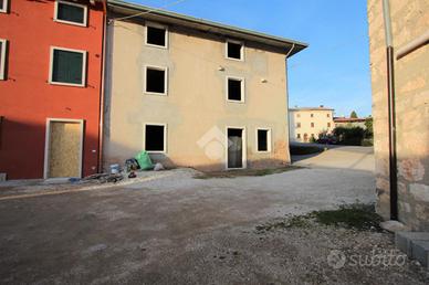 CASA DI CORTE A GREZZANA