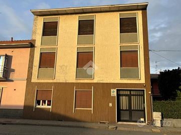 TRIFAMILIARE A NOVARA