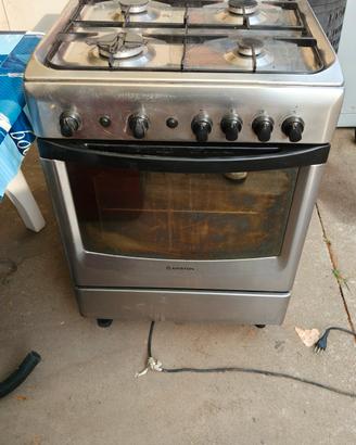 cucina a gas e stufa pellet 
