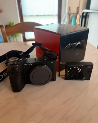 Sony Alpha 6700 (solo corpo) + Ventola Ulanzi CA25