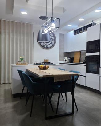 CUCINA MODERNA CON ISOLA COMPLETA –2300€