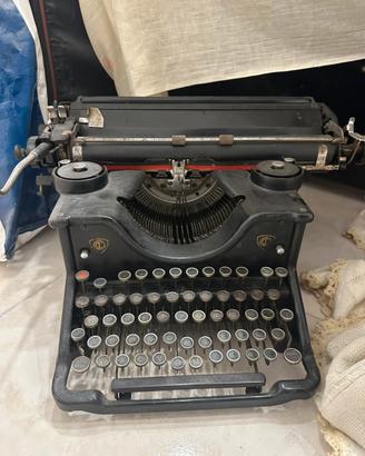 Macchina  da scrivere Olivetti m40 1930