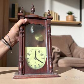 Orologio Vintage in legno stile Pendolo