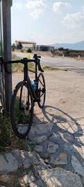 bici da corsa cube 