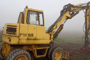 Komatsu gommato pw 95