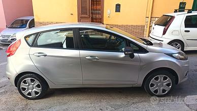 Ford Fiesta 1.4 97cv automatica