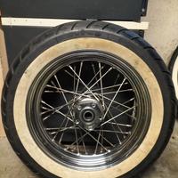 cerchi e gomme con camera d'aria Harley sportster