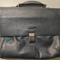 Borsa Piquadro blu completa di tracolla