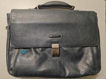 Borsa Piquadro in pelle blu completa di tracolla