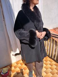 Splendido cappottino  con applicazioni volpe