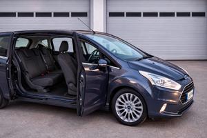 FORD BMAX BENZINA BELLA NEOPATENTATI