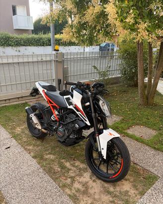 DUKE 125 2021