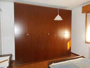 Camera da letto in noce nazionale anni ‘70