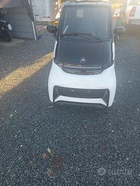 Scooter elettrico cabinato senza patente