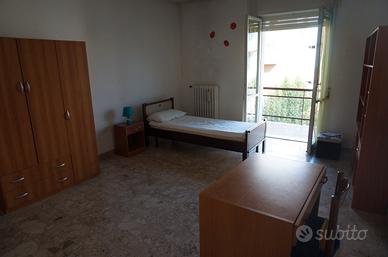 Sing ampia e luminosa con balcone vic.galler.scalo