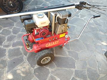 moto compressore Galaxia 555 con due abbacchiatori