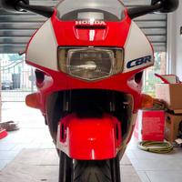 Honda CBR 600F supersport PC25 - 1991