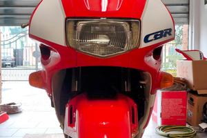 Honda CBR 600F supersport PC25 - 1991