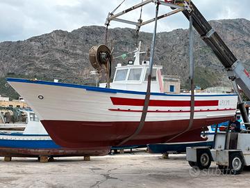 Barca con licenza da pesca