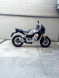 Moto Guzzi V 100 Mandello S 
