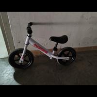 bicicletta senza pedali