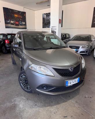 Lancia Ypsilon 1.2 69 CV 5 porte S&S Gold