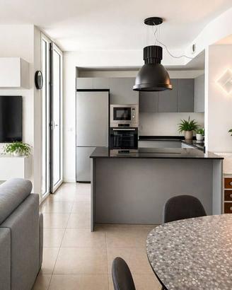 Appartamento di 115 m² con 4 locali e box auto a M