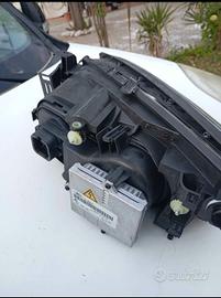 Faro anteriore dx  Xenon Ford Mondeo oppure Focus 