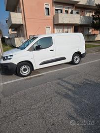 furgone citroen berlingo veicolo commerciale 