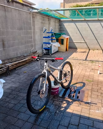 scott scale 26 rigid fatta da wheelie 