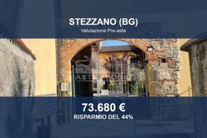 Immobile in asta di 89 m² con box auto a Stezzano