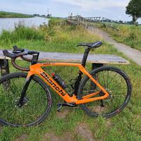 BIANCHI  OLTRE CV  XR4 DISK ULTEGRA DI2