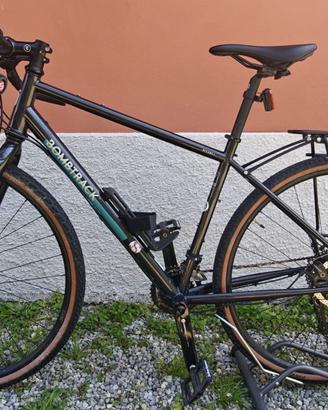 bicicletta gravel granturismo Bombtrack Beyond 1