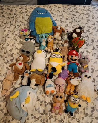25 peluche assortiti. Super Mario, Disney, Minions