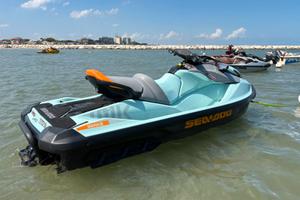 moto d'acqua seadoo wake 170