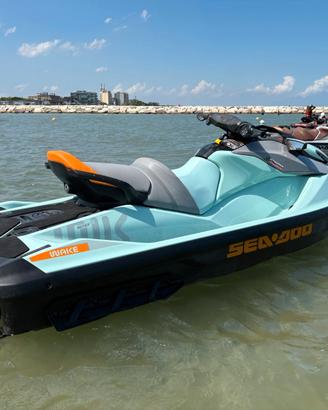 moto d'acqua seadoo wake 170