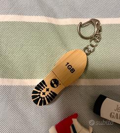 2 chiavette usb Timverland e Diadora