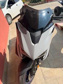 T-Max 560