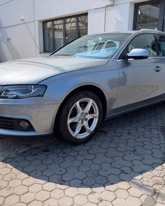 AUDI A4 AVANT 2.0 TDI 143CV MANUALE