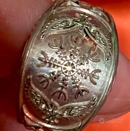 Anello sigillo vichingo “Vegvisir” bussola runica